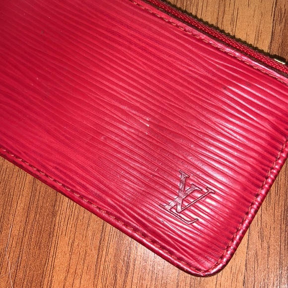 Authentic Louis Vuitton Epi Key Cles Coin Pouch - Picture 2 of 10